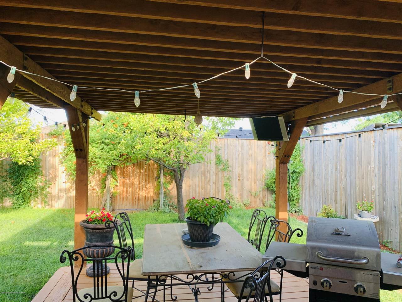 1010 Lamar St - Photo 1