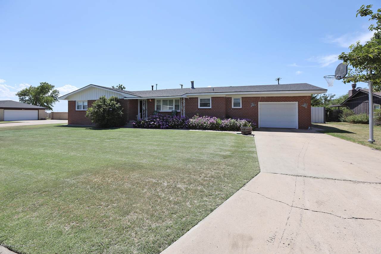 834 Steele - Photo 1
