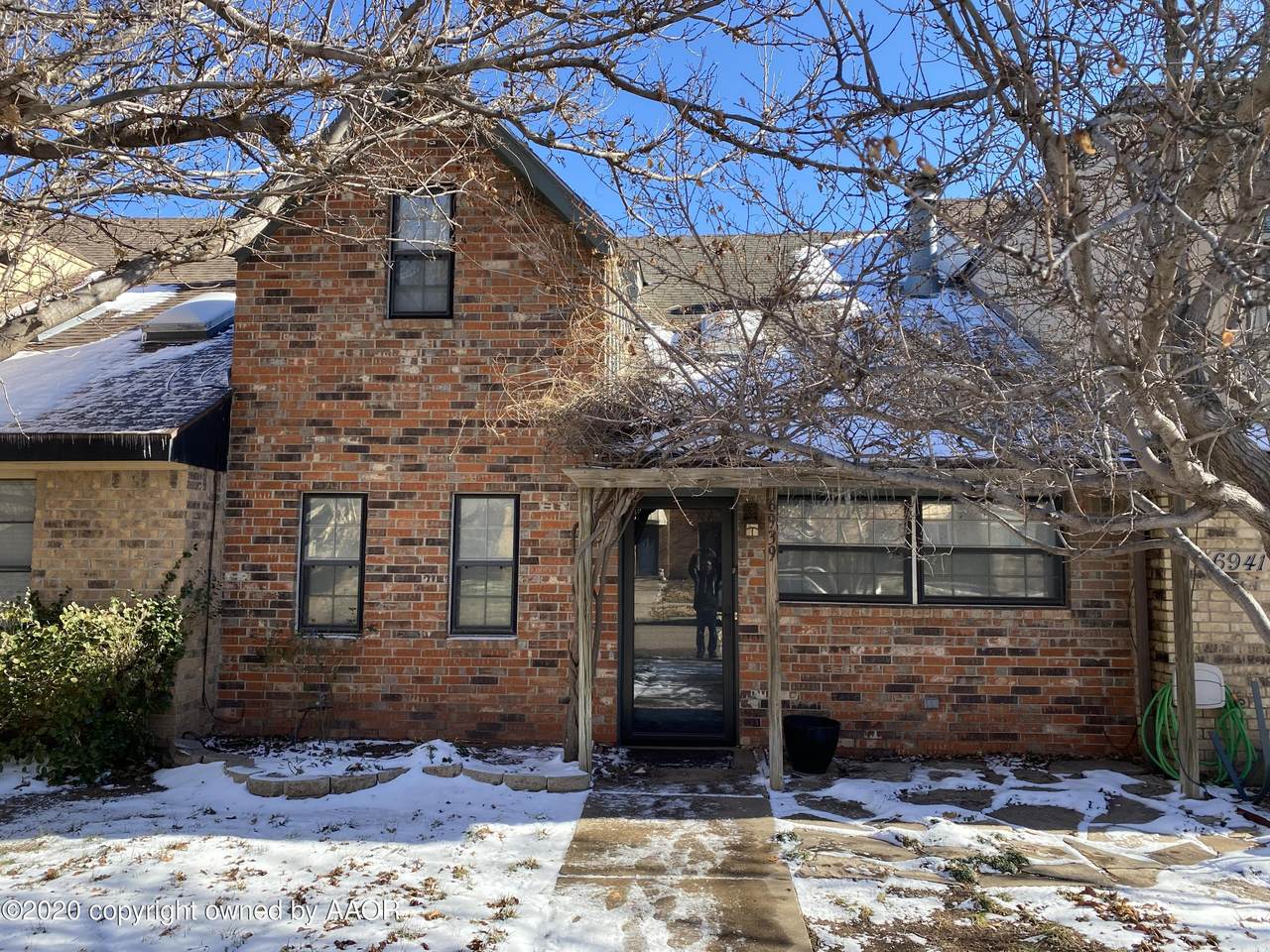 6939 Hurst Rd - Photo 1