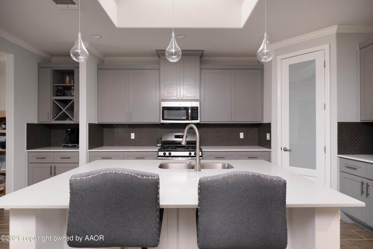 9401 Kori Dr - Photo 1