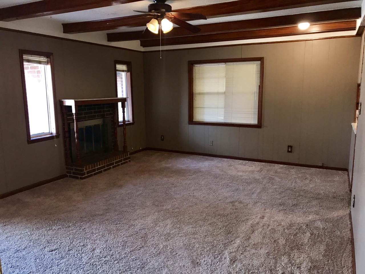 713 18th - Photo 1