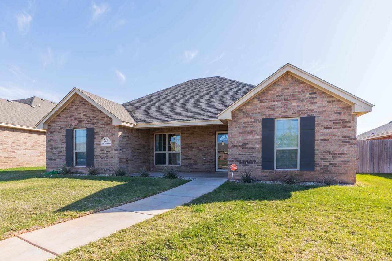 7813 Legacy Pkwy - Photo 1