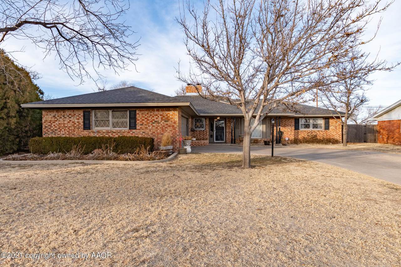 2611 10TH Ave - Photo 1