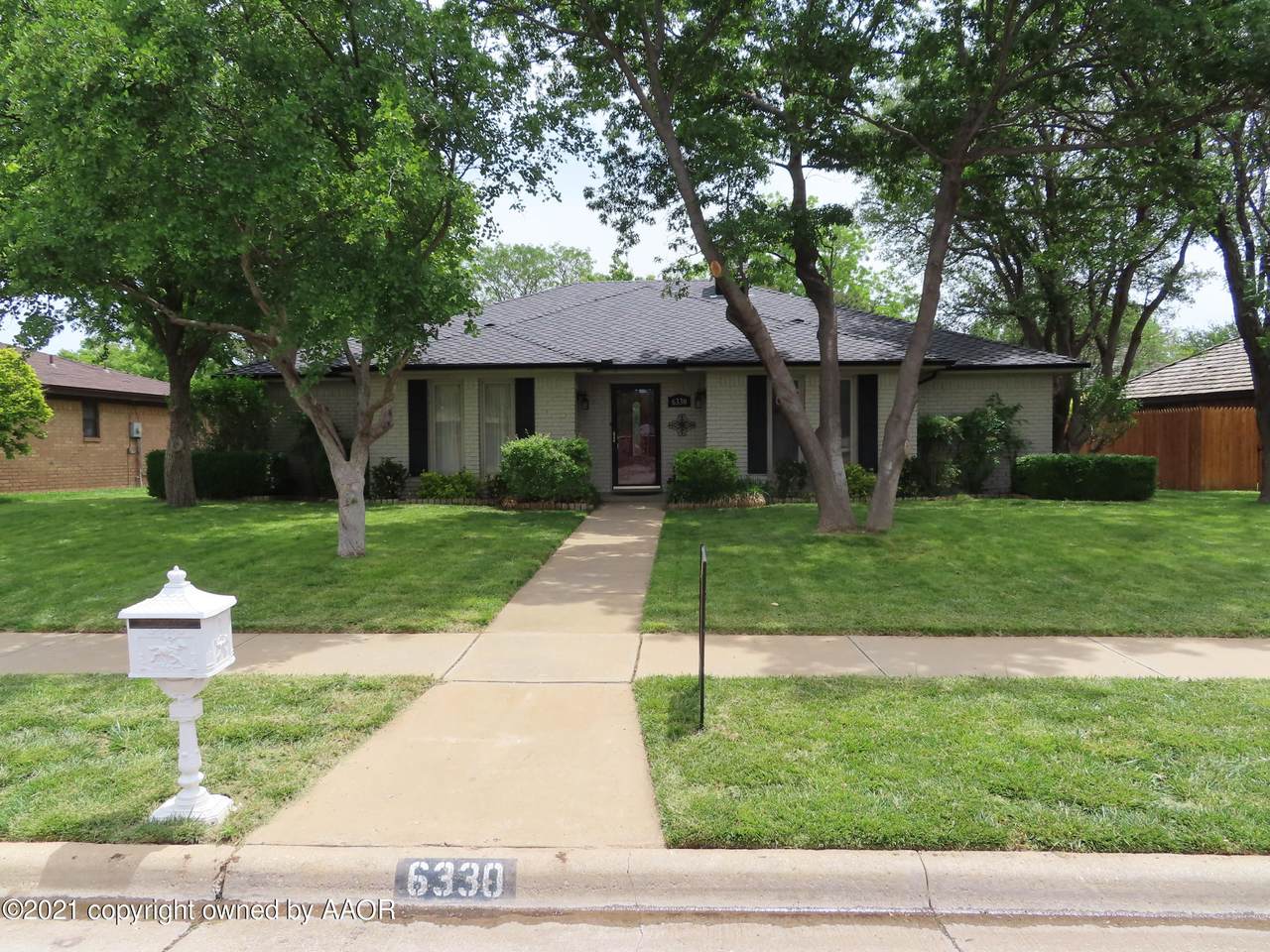 6330 Hampton Dr - Photo 1