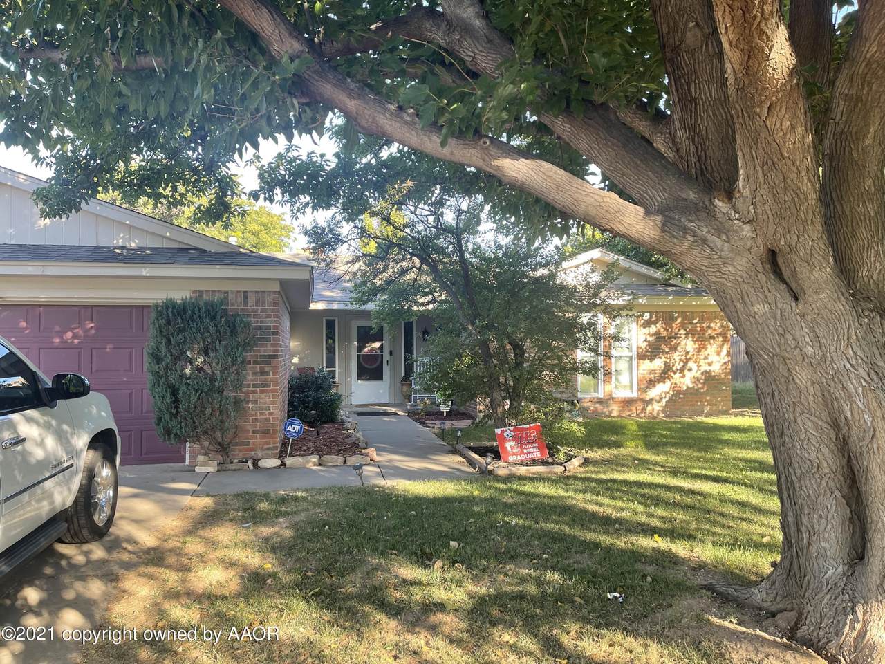 5706 Hillside Rd - Photo 1