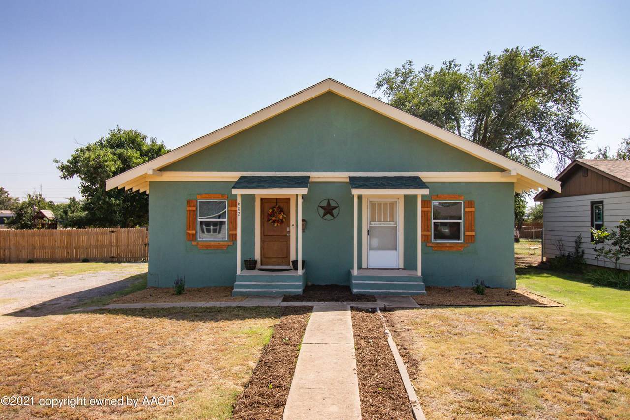 602 8TH Ave - Photo 1