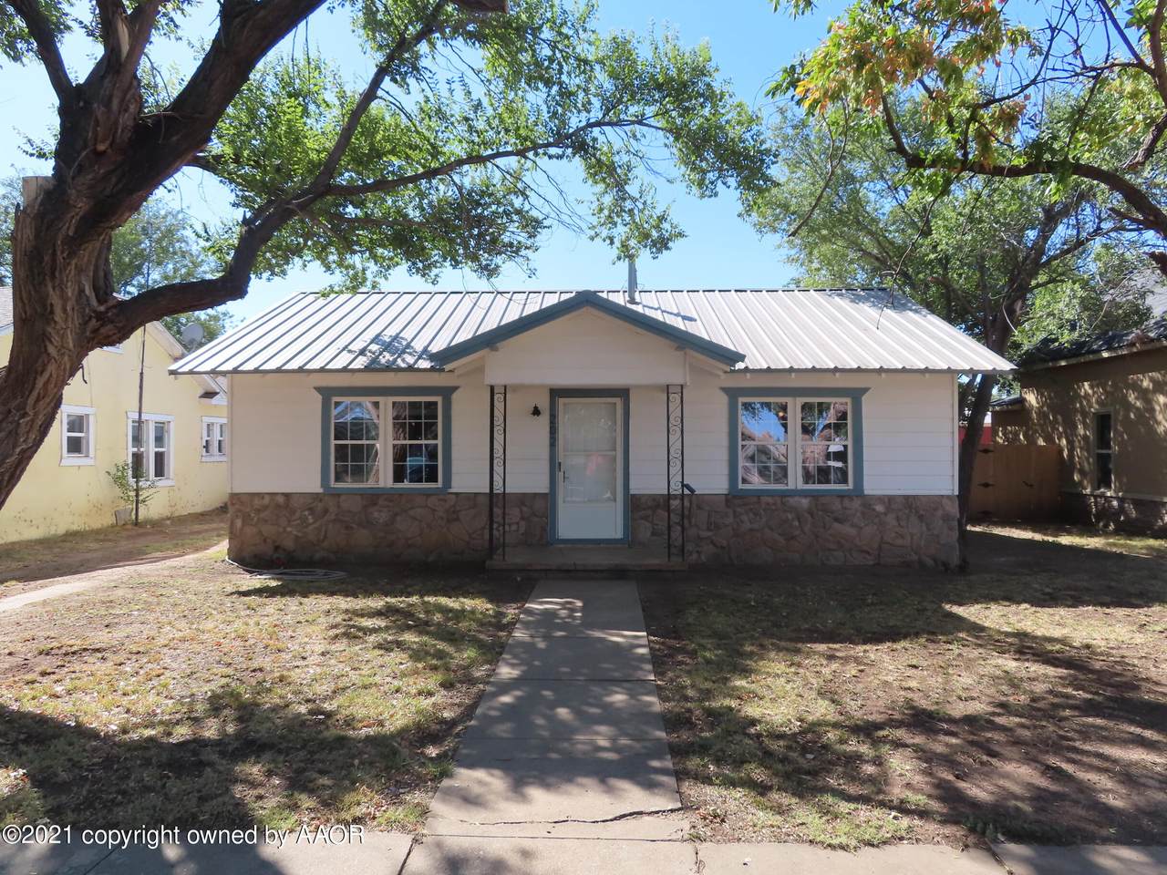 202 Cherry St - Photo 1