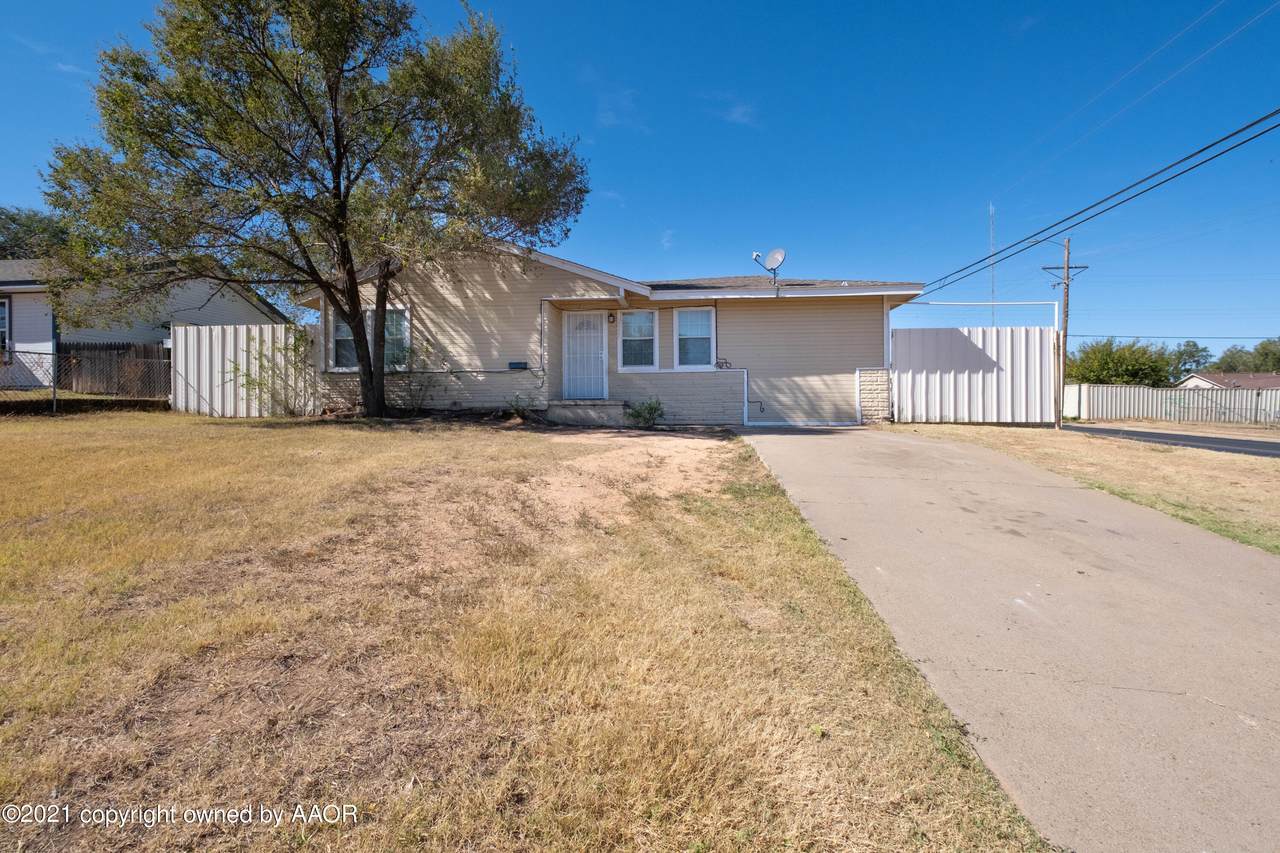 2035 Oak Dr - Photo 1