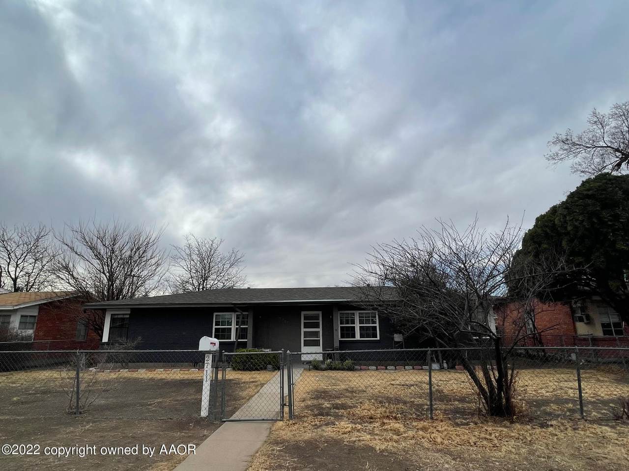 2711 Curtis Dr - Photo 1