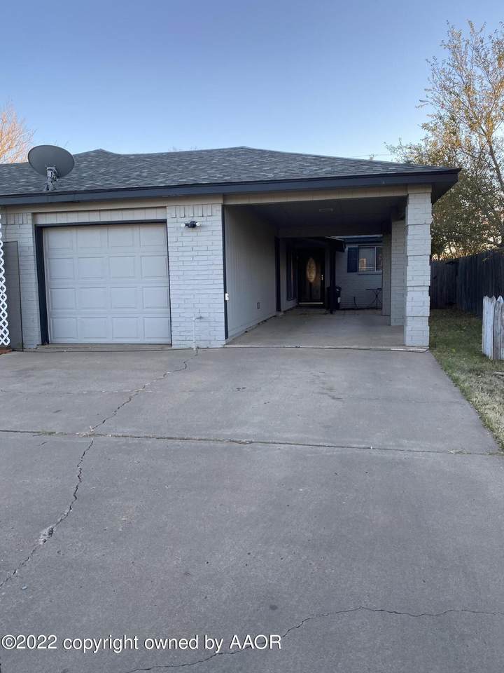 3003 Surf Dr - Photo 1