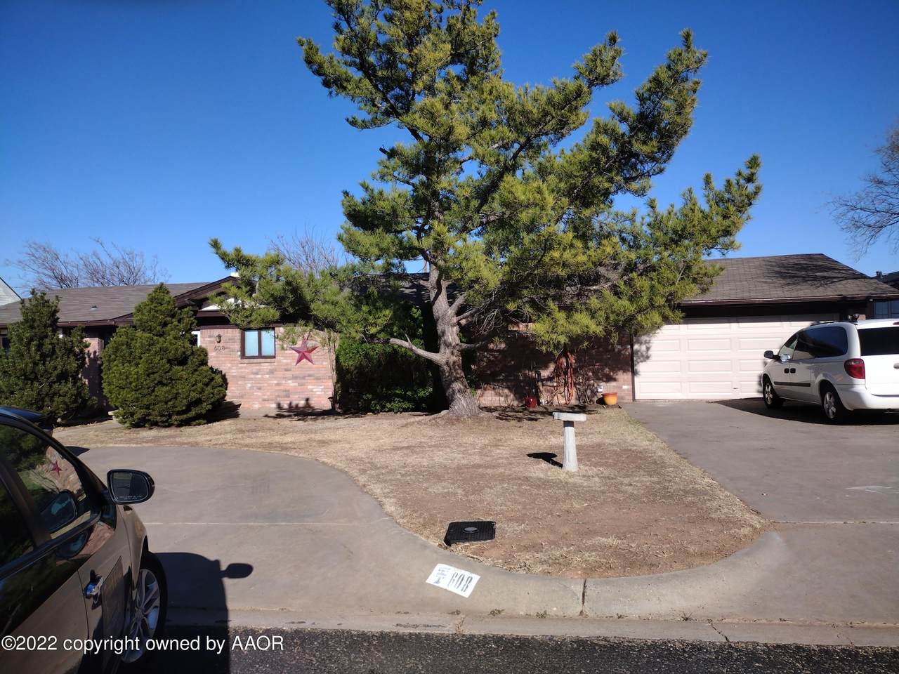 608 Montana St - Photo 1