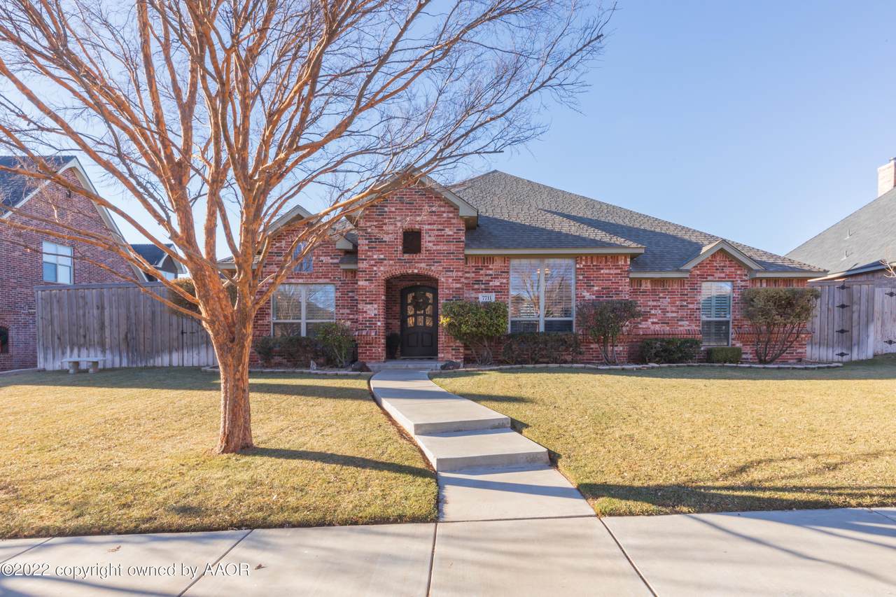 7711 Pineridge Dr - Photo 1