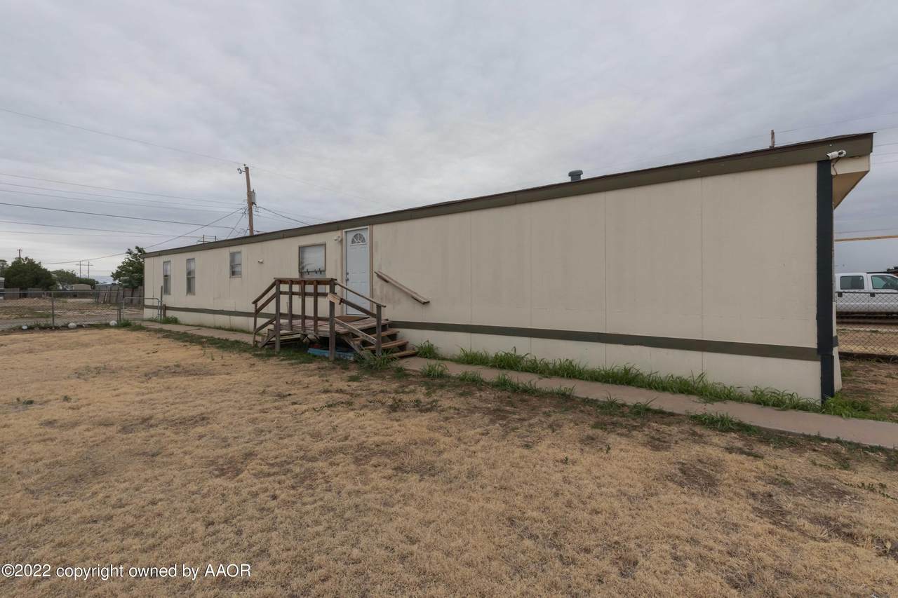 2115 Country Ln - Photo 1