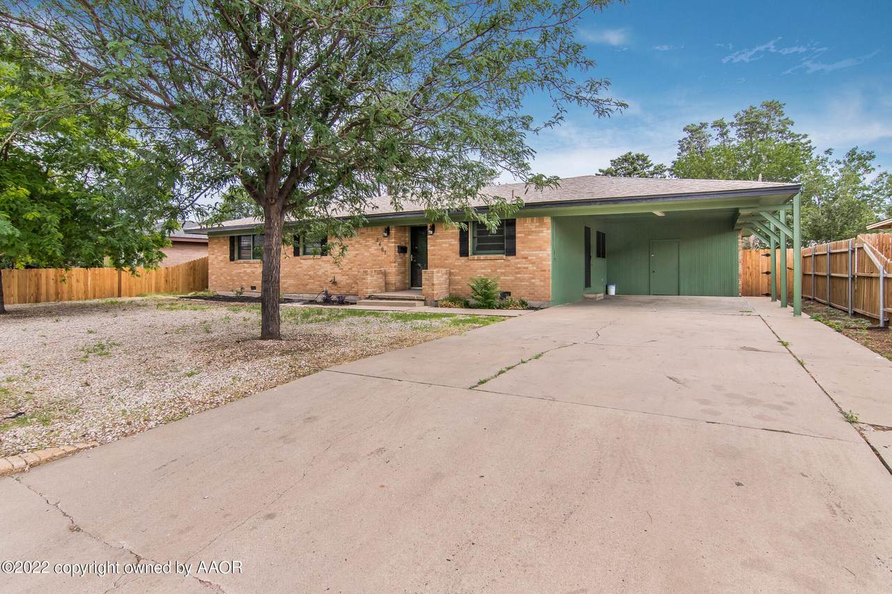 2407 10TH Ave - Photo 1