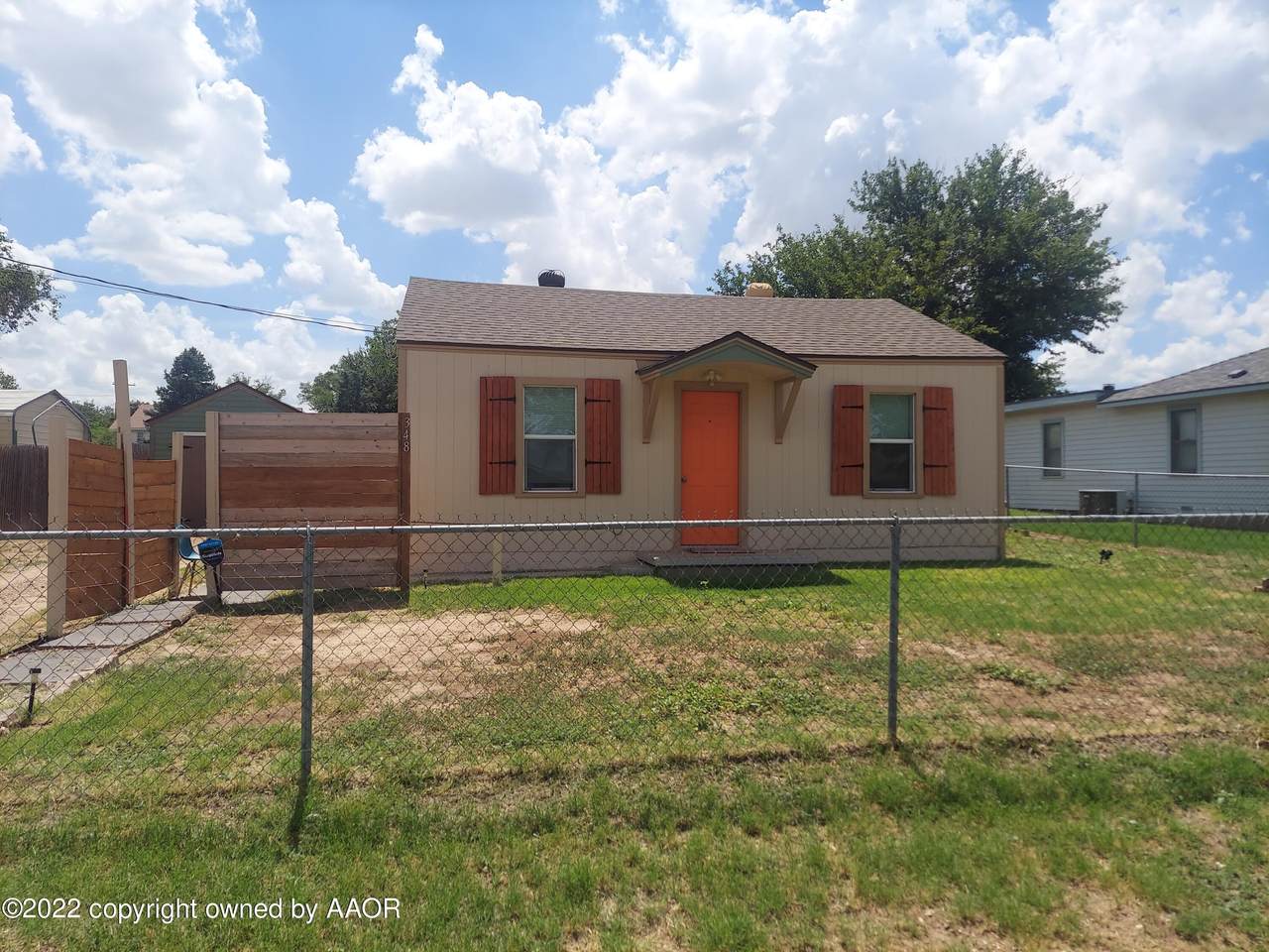 348 Ford Ave - Photo 1