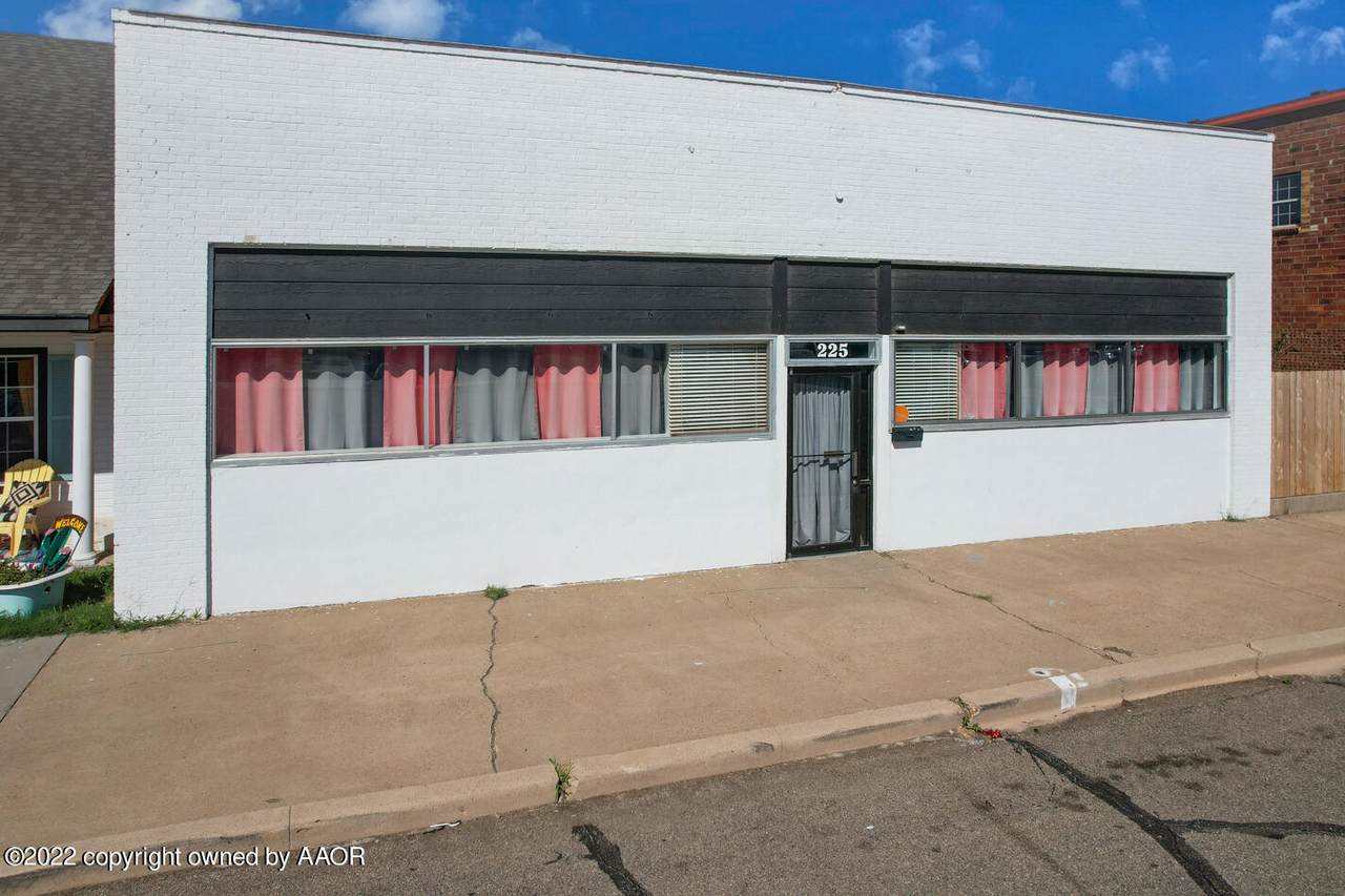 225 Main St - Photo 1