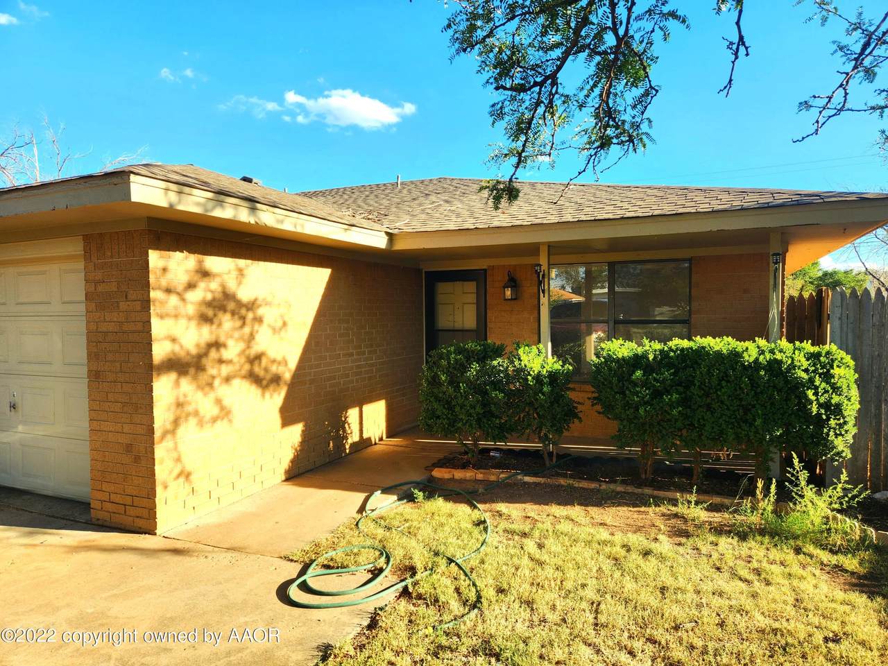 302 4TH Ave - Photo 1
