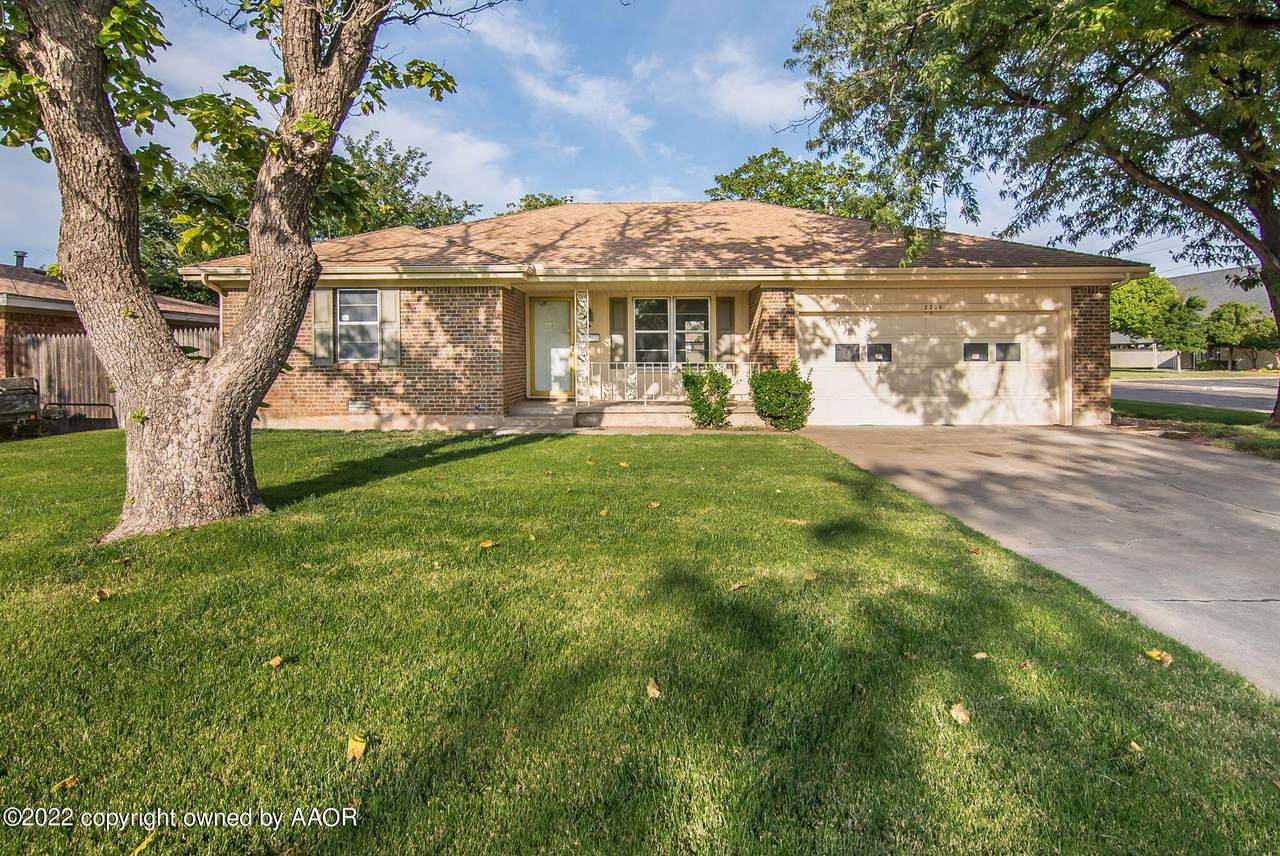 2300 Victoria St - Photo 1
