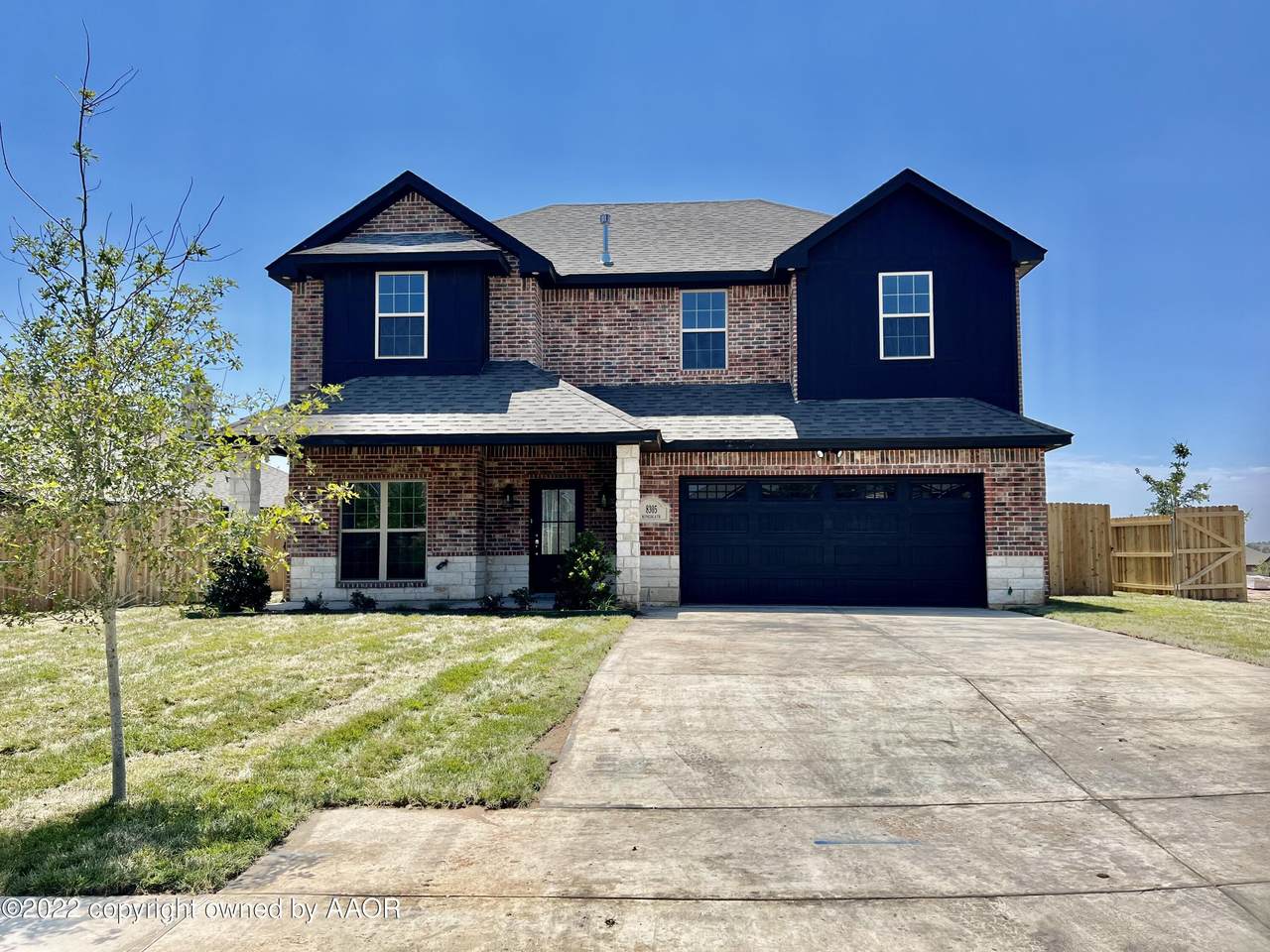 8305 Kingsgate Dr - Photo 1