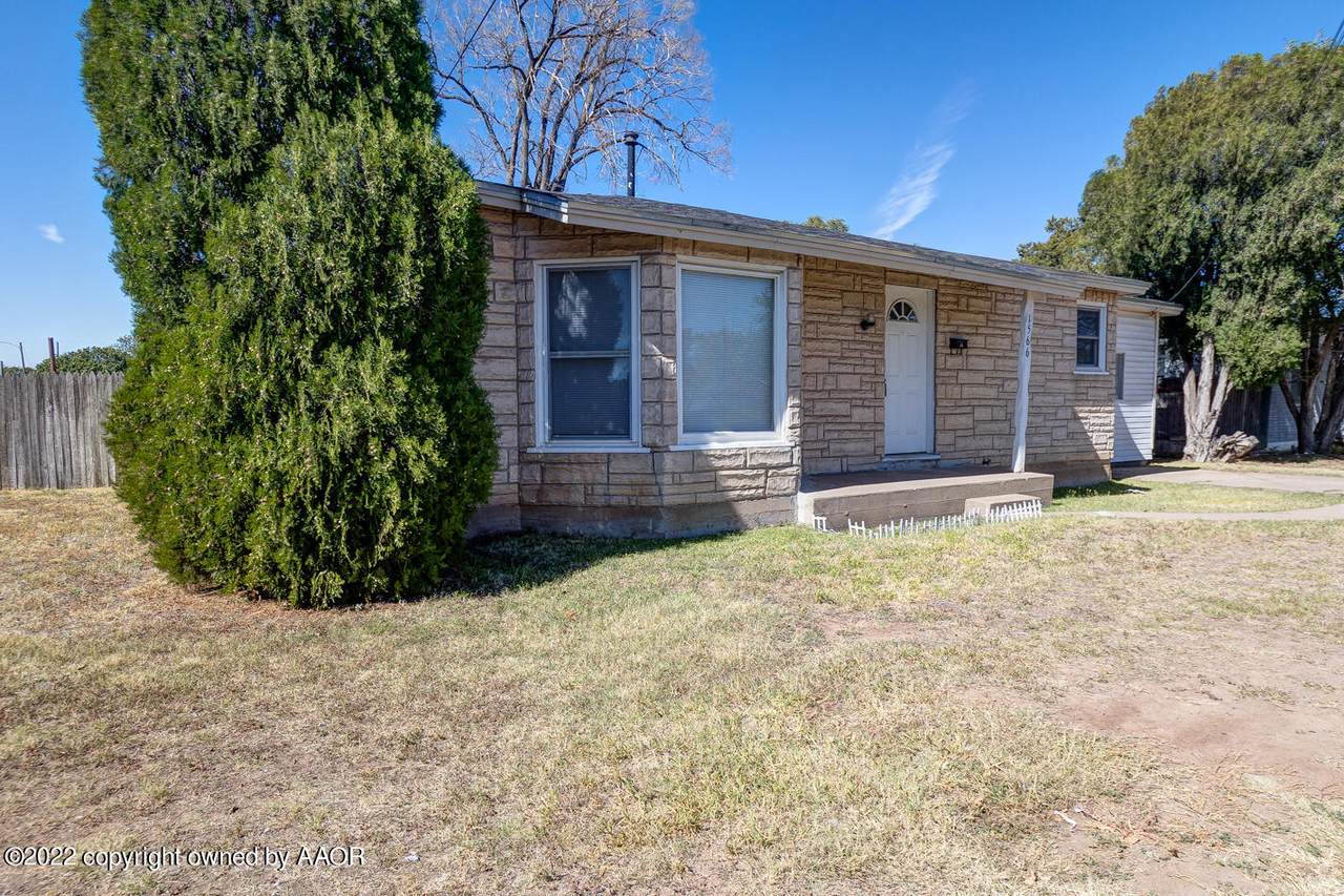 1566 Bell St - Photo 1