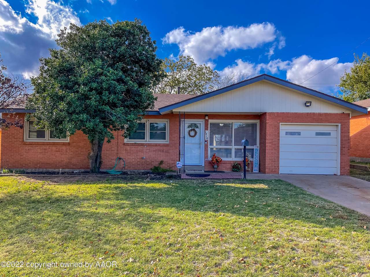 1410 Lancelot Street - Photo 1