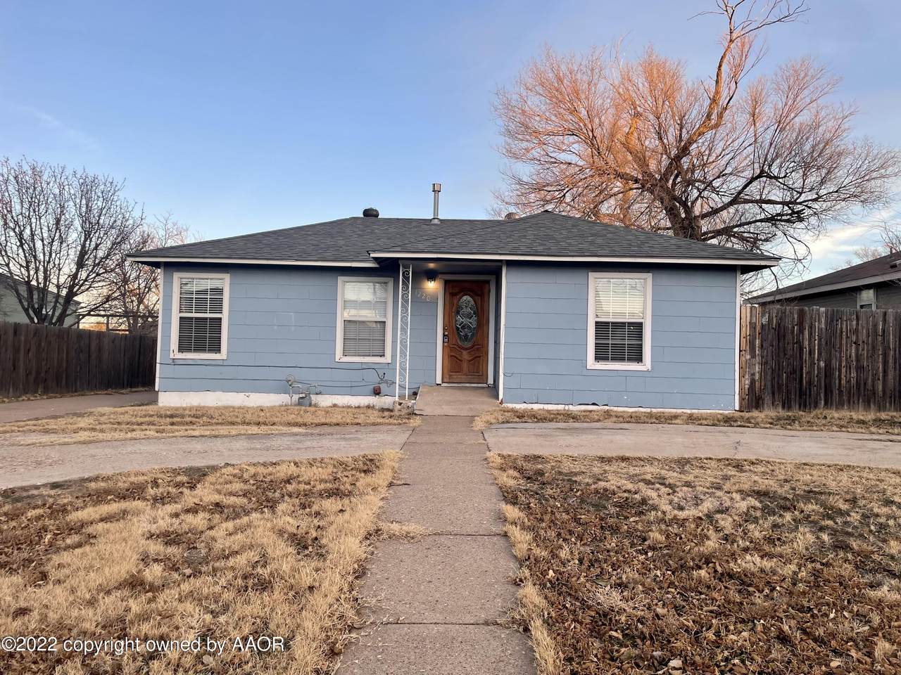 1220 Cooley Dr - Photo 1