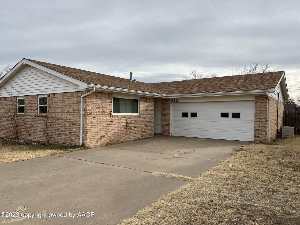 812 Shamrock Dr - Photo 1