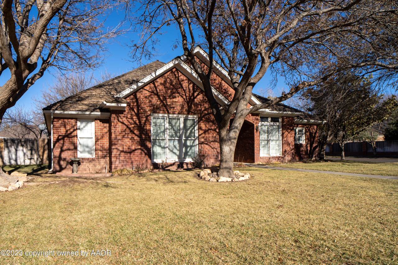7700 White Plains Ave - Photo 1