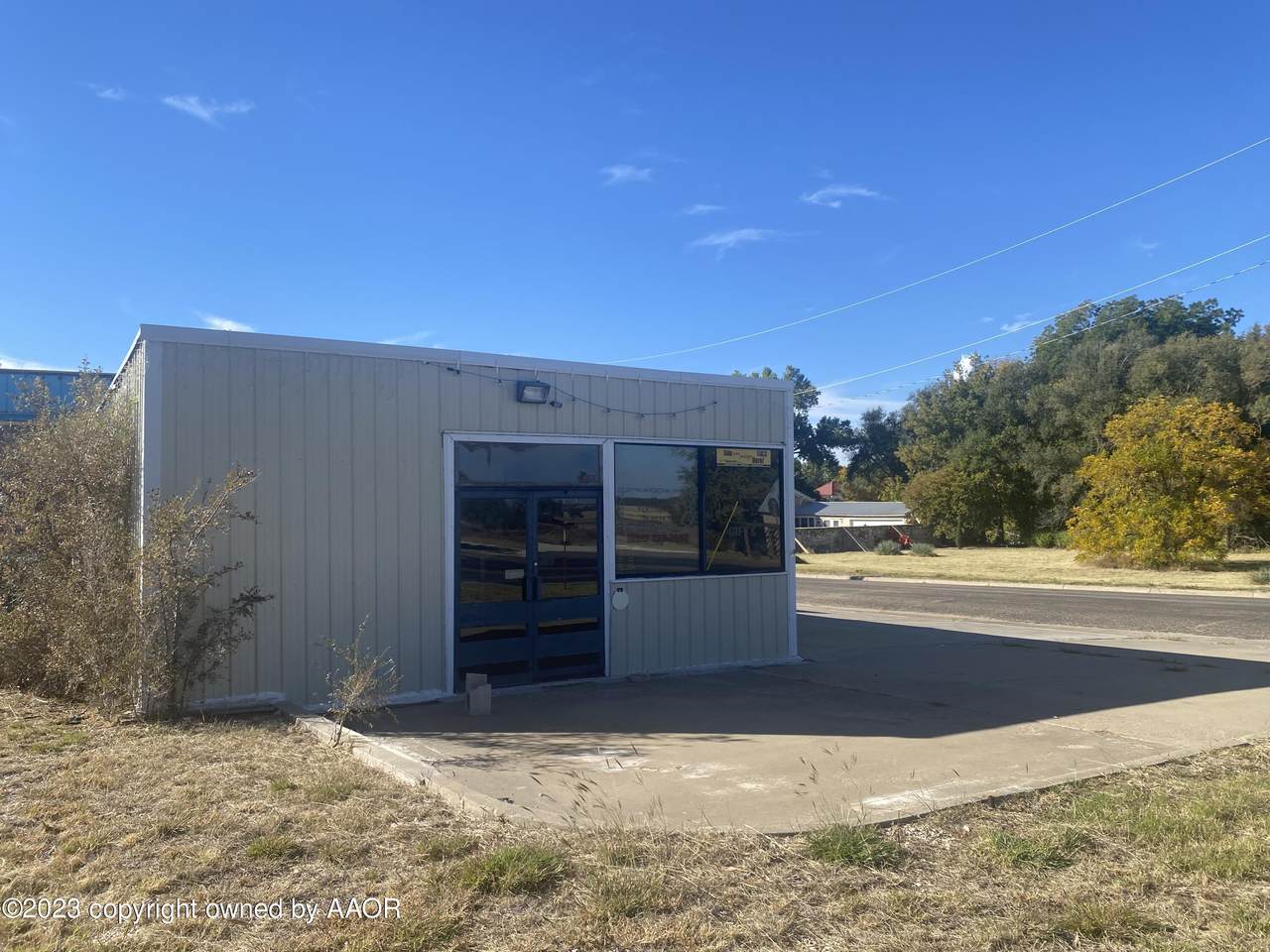 401 Mobeetie St - Photo 1