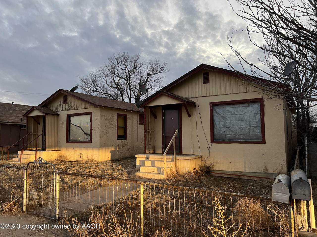 705 Florida St - Photo 1