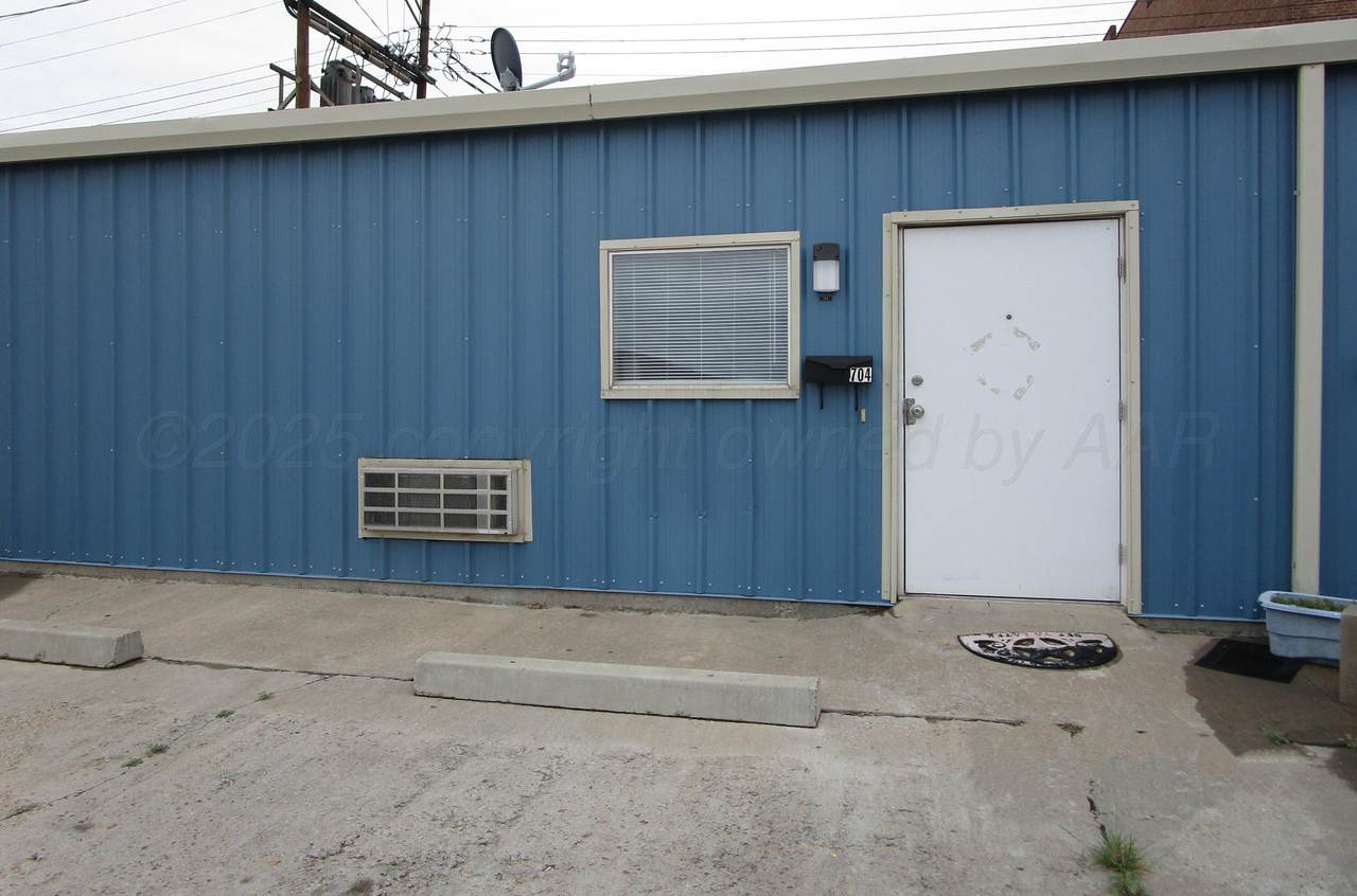 704 Deahl Street - Photo 1