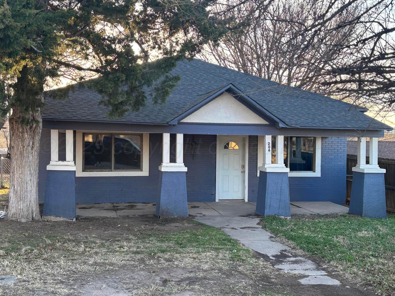 206 Harvey - Photo 1