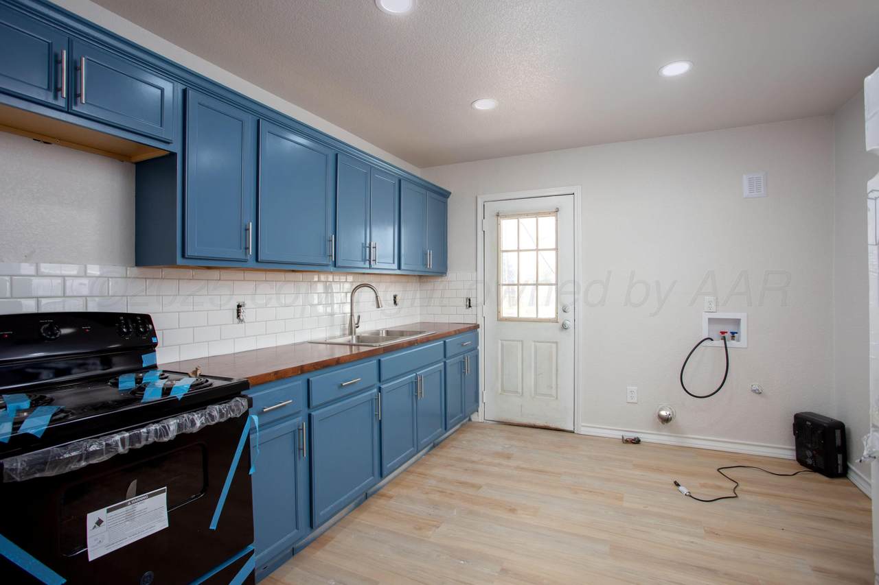 1720 Highland Street - Photo 1