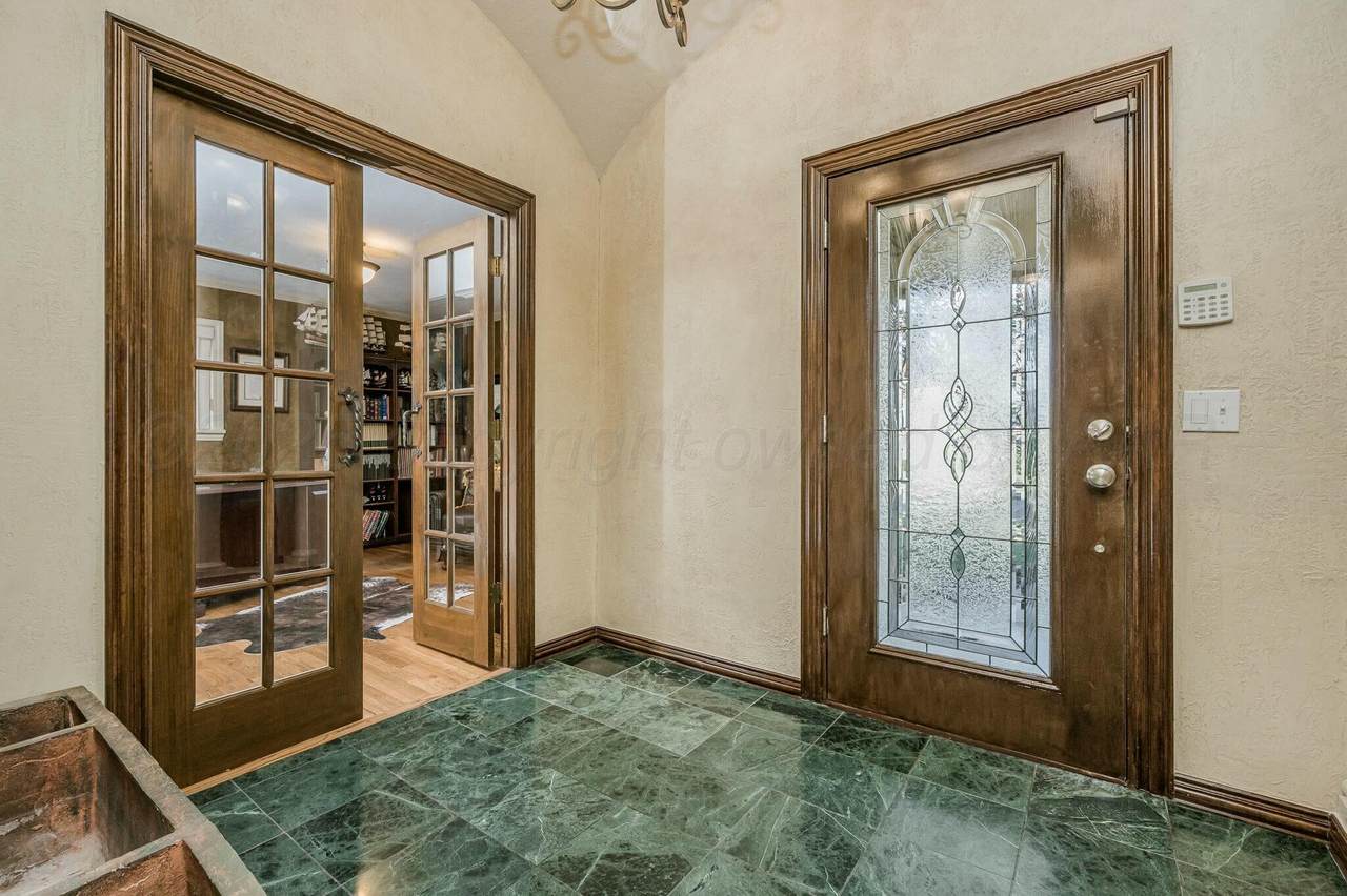3211 Bowie - Photo 1
