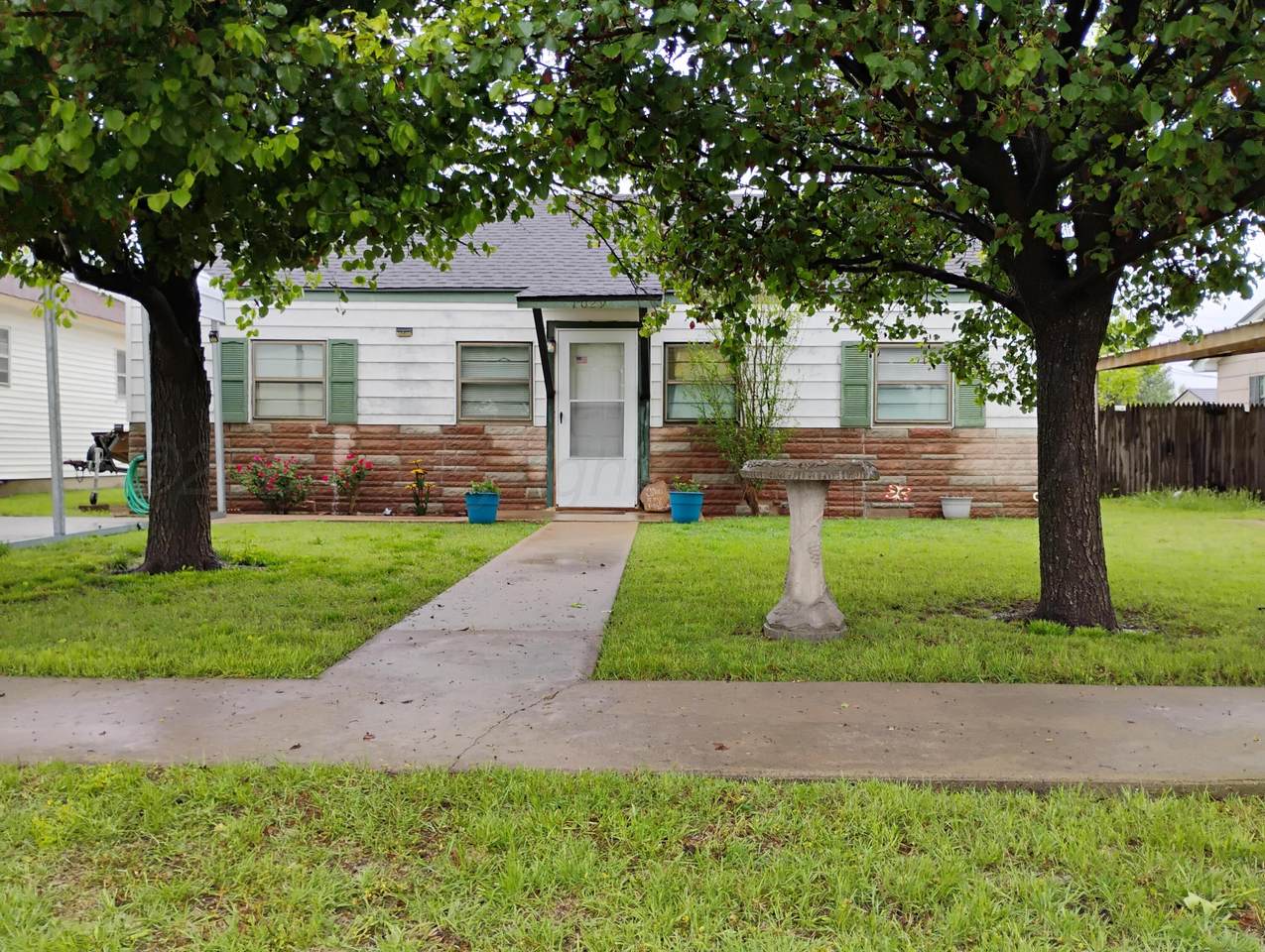 1029 Farley Street - Photo 1