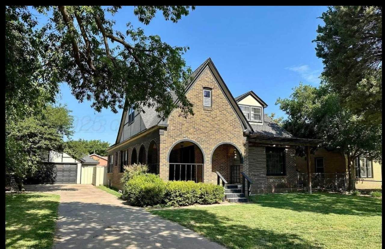 1502 Travis Street - Photo 1