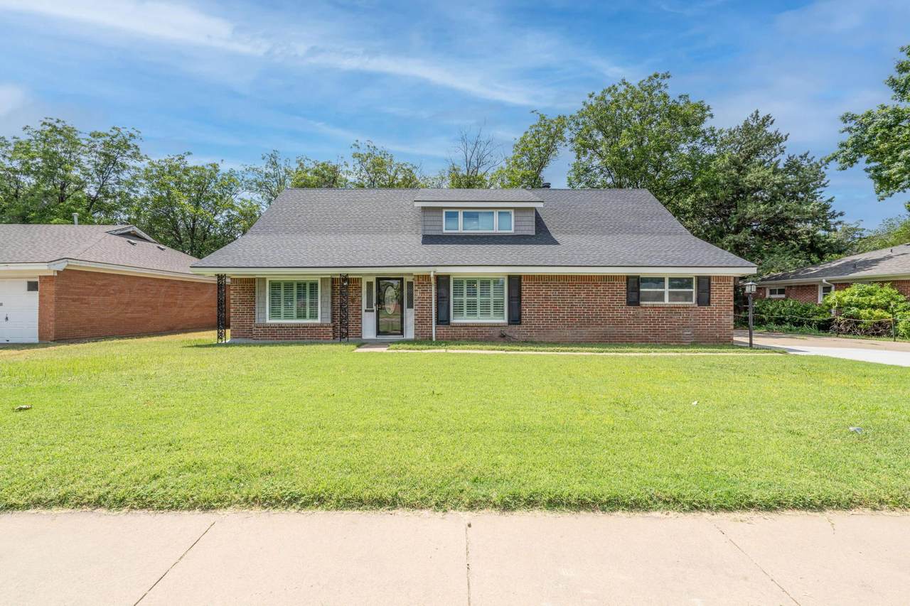 3408 Hawthorne Drive - Photo 1