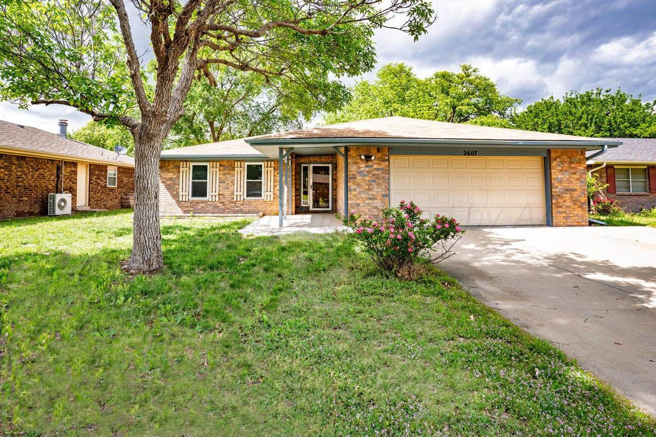 2607 15TH Avenue - Photo 1