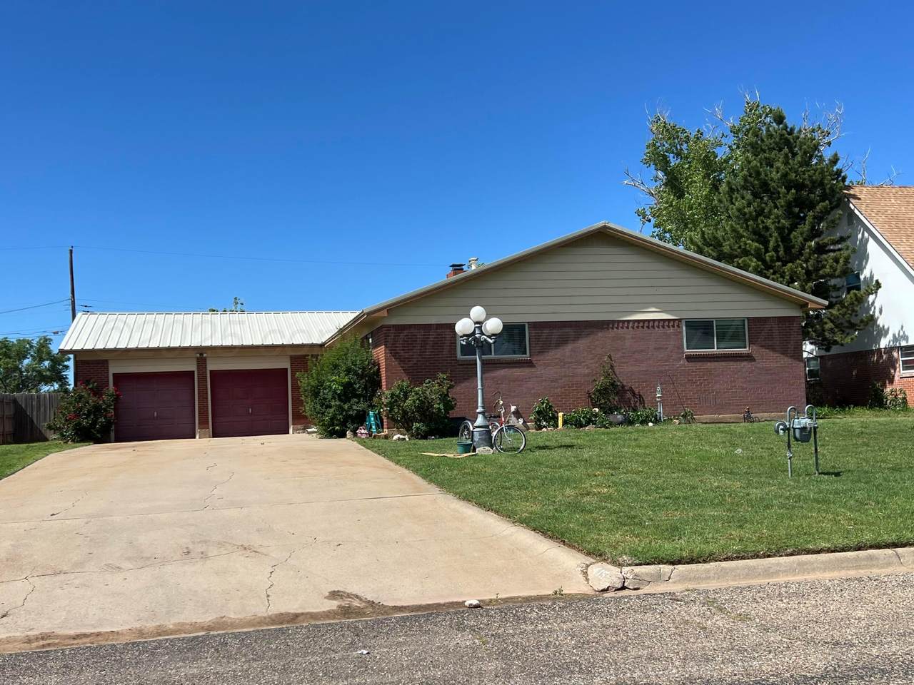 415 Mesquite Avenue - Photo 1