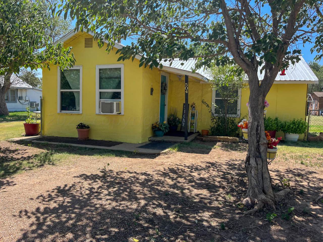 504 4th Street - Photo 1