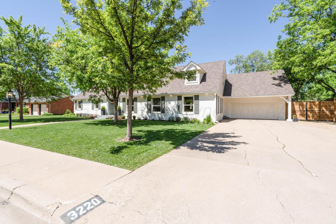 3220 Travis Street - Photo 1