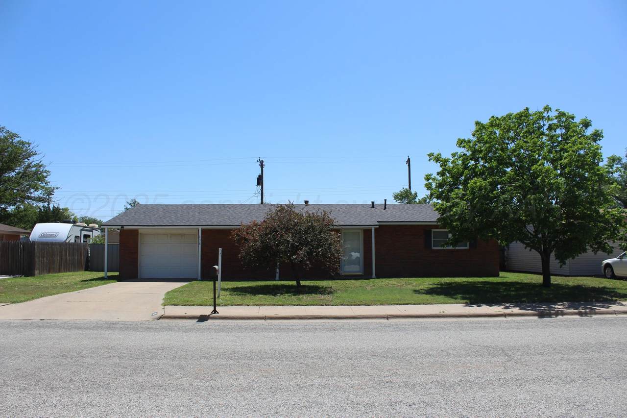 136 Northwest Drive - Photo 1