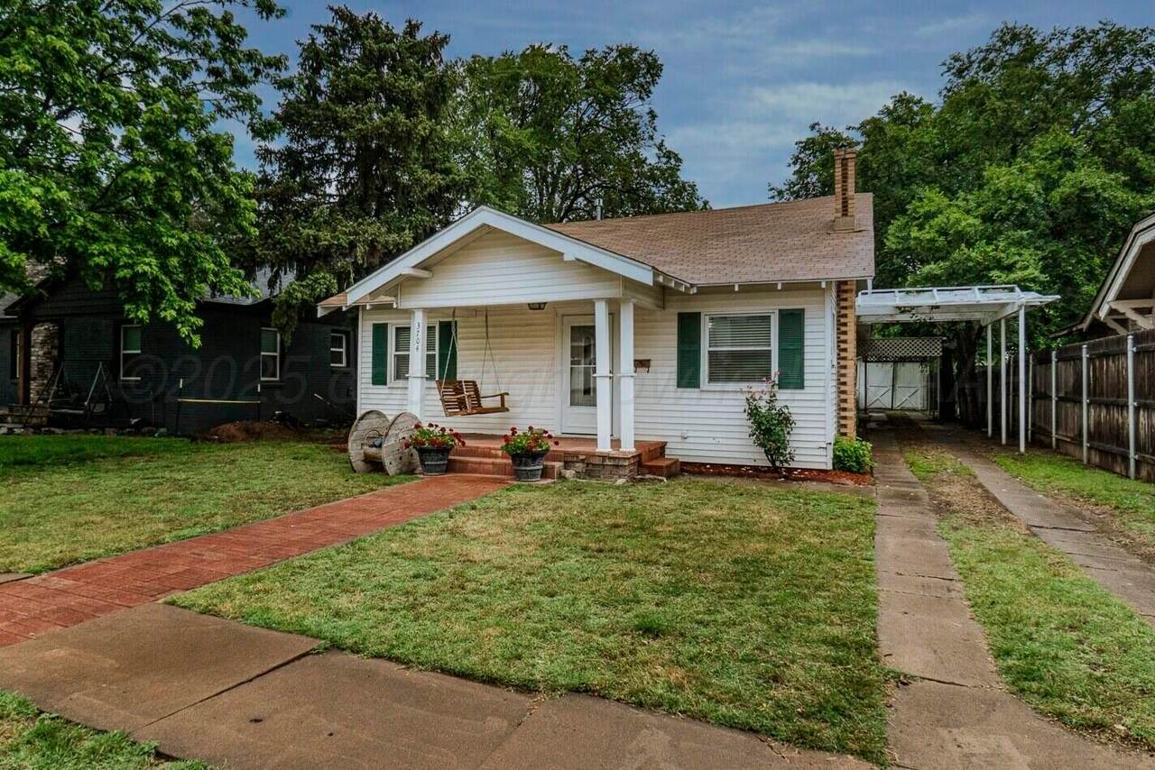 3704 Fountain Terrace - Photo 1