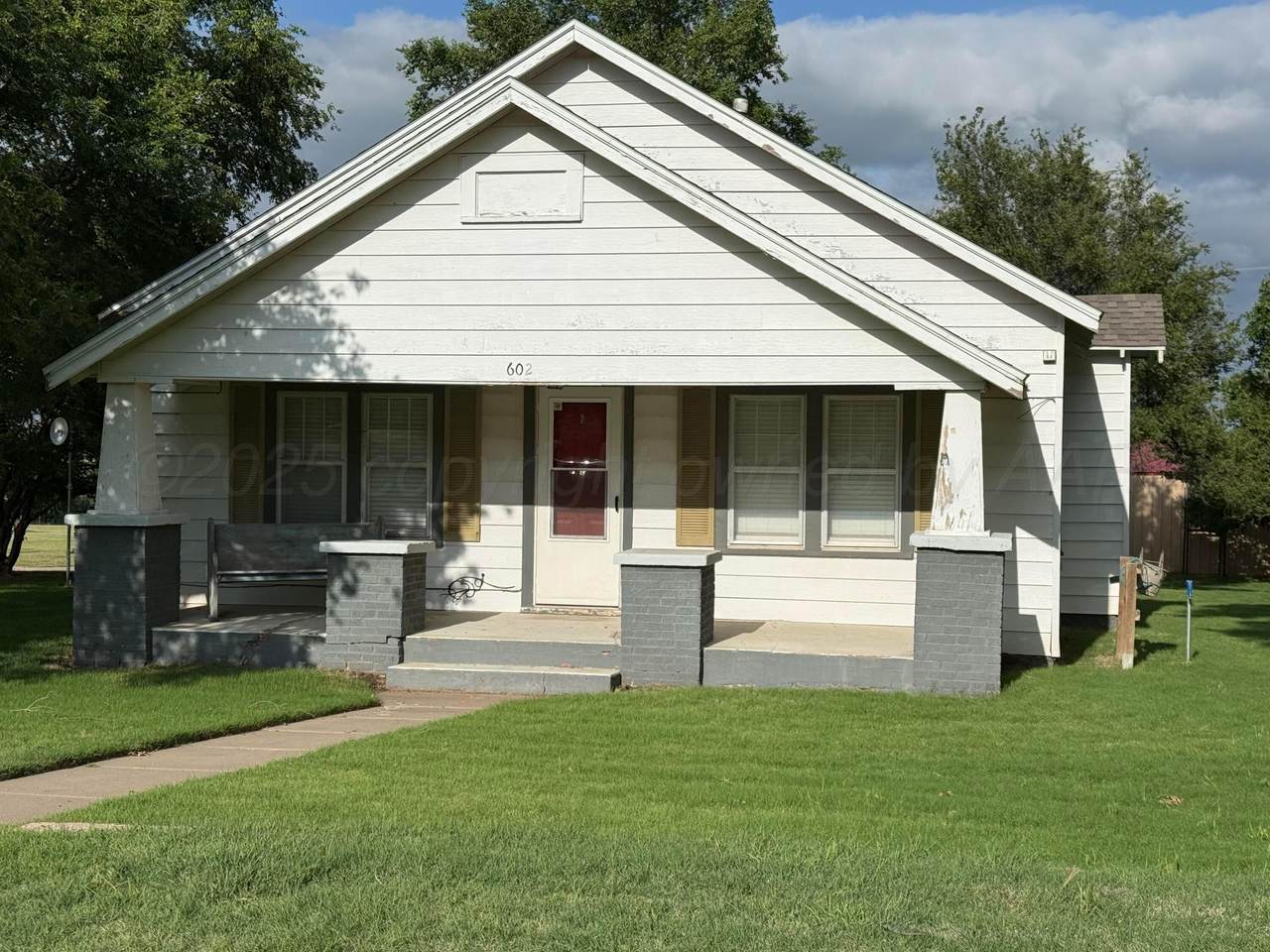 602 Young Street - Photo 1