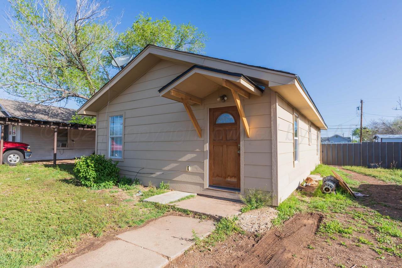 2106 1st Avenue - Photo 1