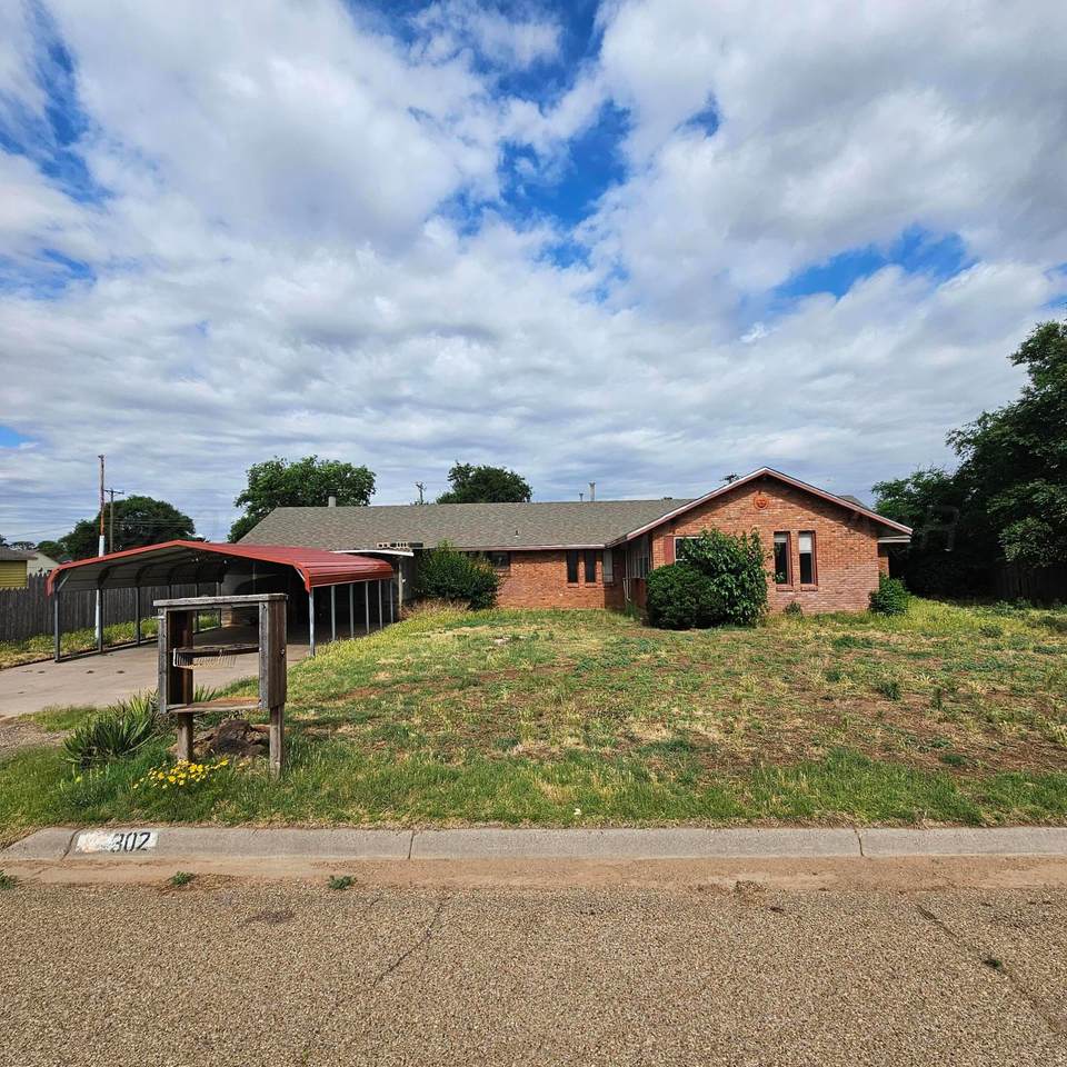 302 8th Street - Photo 1