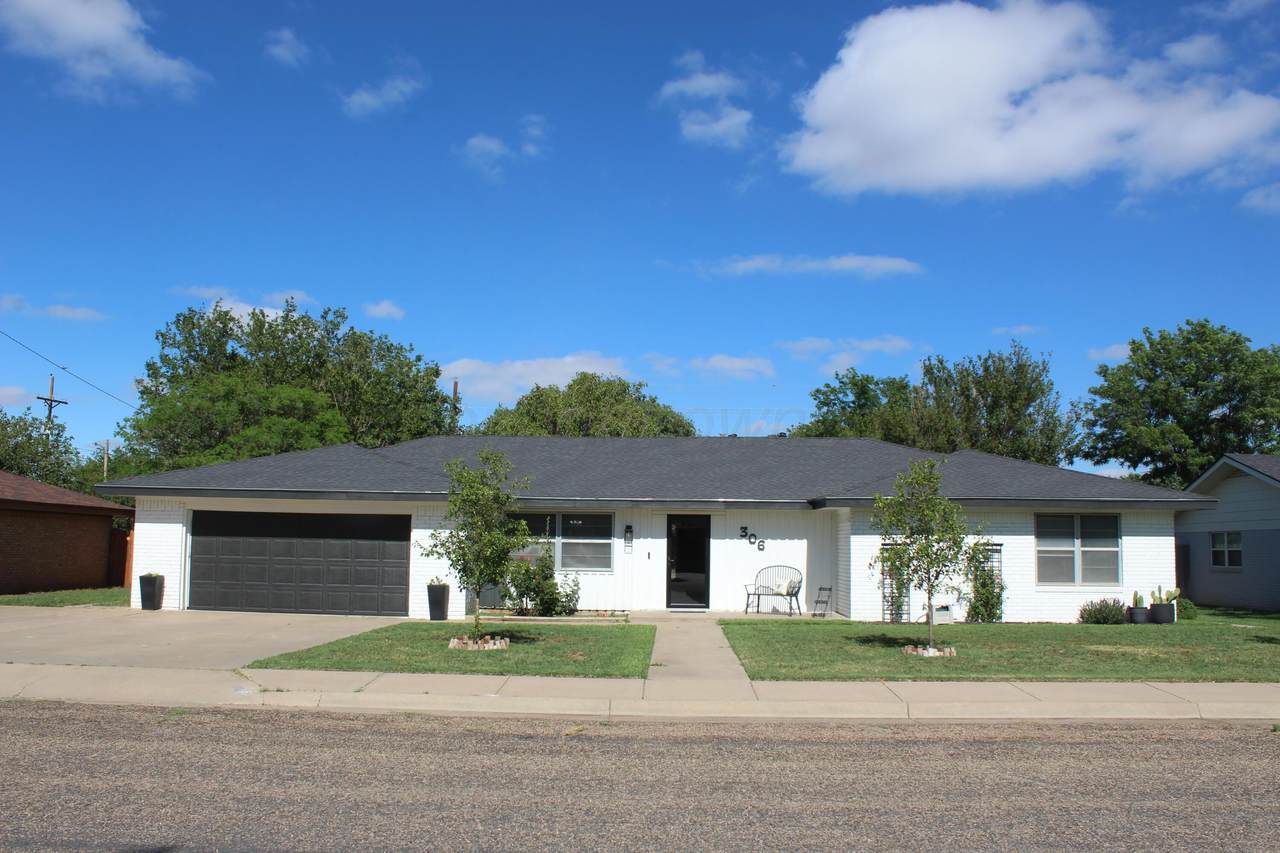 306 Douglas Street - Photo 1