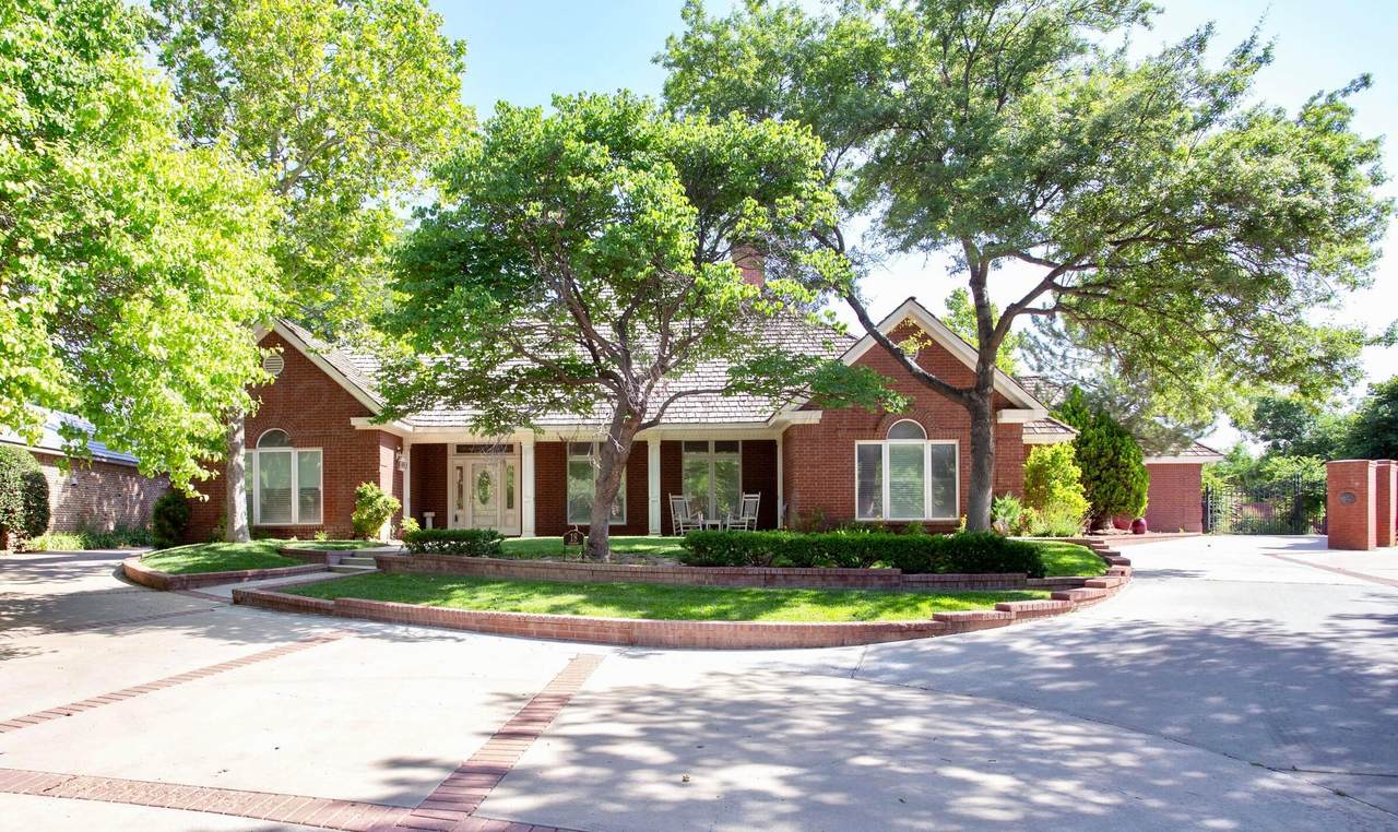 18 Cloister Parkway - Photo 1