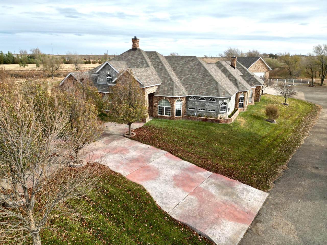 121 Quail Boulevard - Photo 1