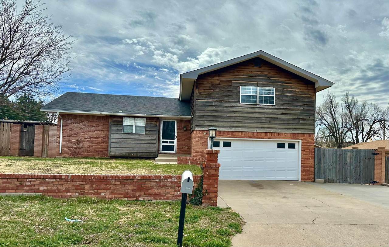 1207 Lee Street - Photo 1